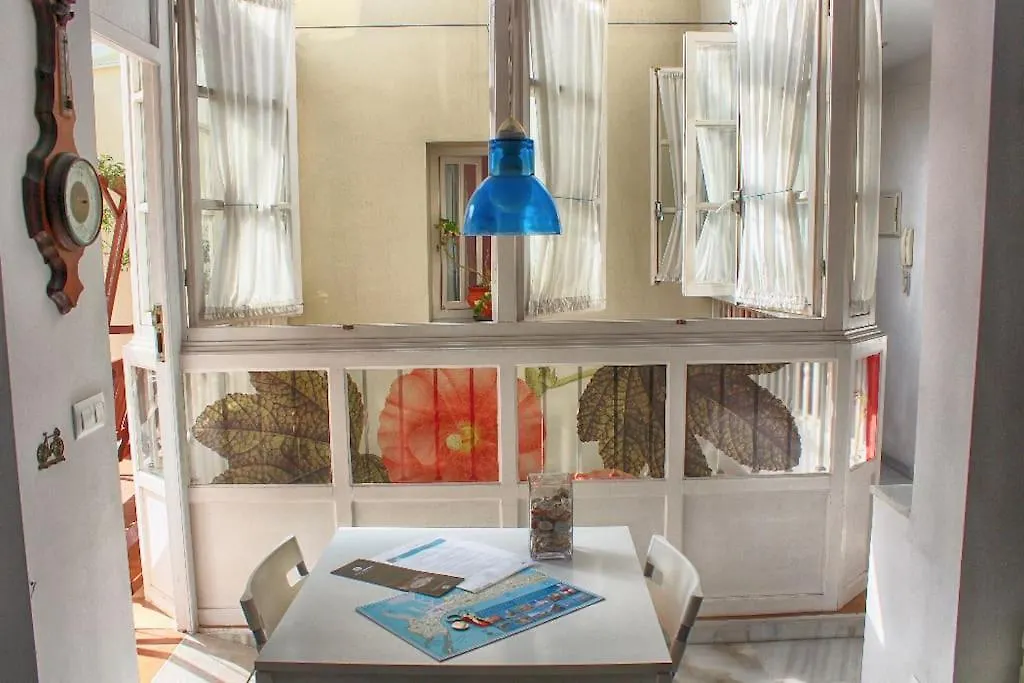 Penthouse With Large Terrace In Center Of Cadiz Apartman